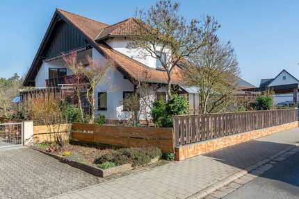 Haus Hagenbüchach - 10 Zimmer, 261 m&sup2;, 635.000&euro; | Angebot:25382931