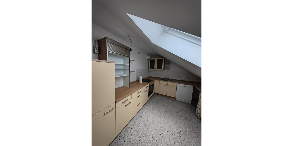 Dachgeschoßwohnung Erlangen Am Anger - 3 Zimmer, 45 m&sup2;, 700&euro; | Angebot:26549938