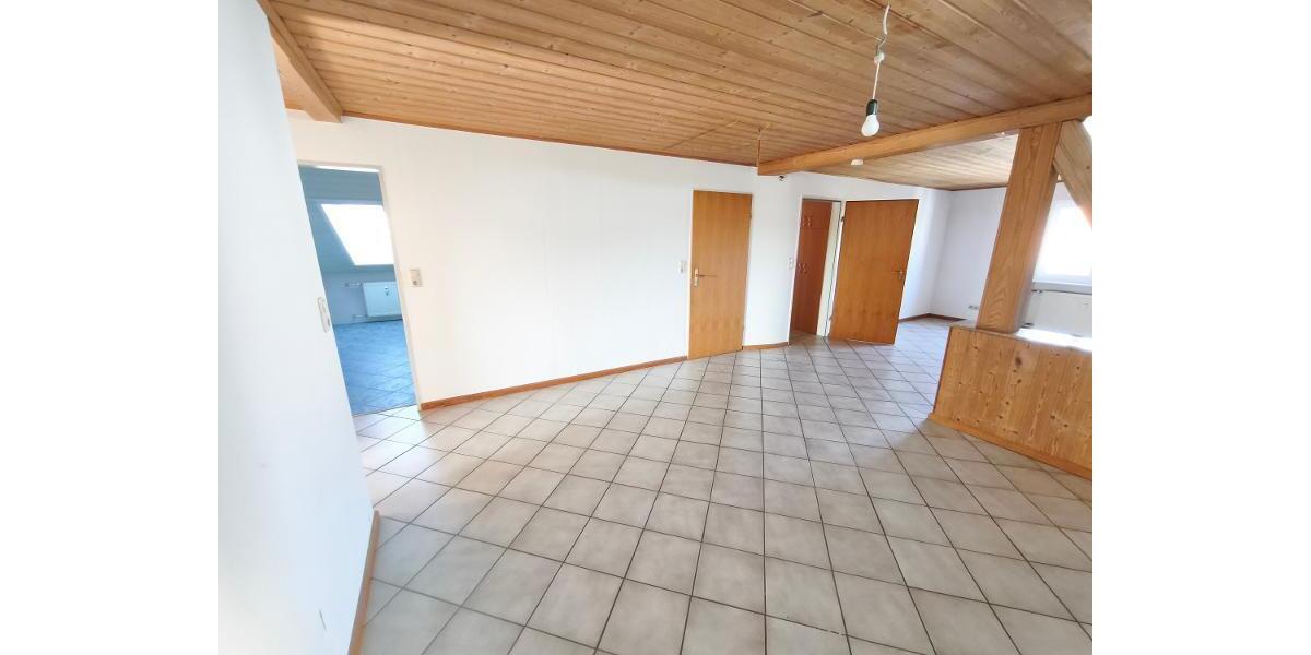 3 Zi. DG Wohnung mit Küche, Gartenmitbenutzung und Stellplatz - Etagenwohnung Weisendorf | Angebot:27651233