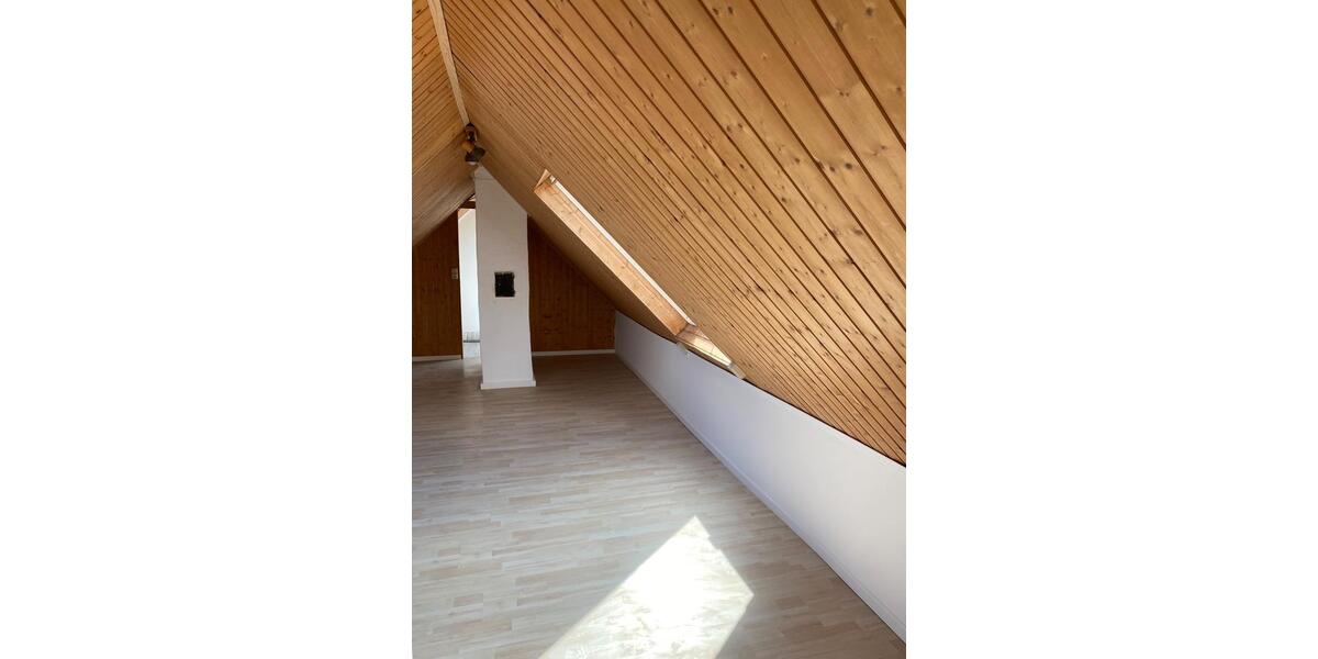 Dachgeschoßwohnung Fürth Atzenhof - 3 Zimmer, 79 m&sup2;, 1.021&euro; | Angebot:27604710