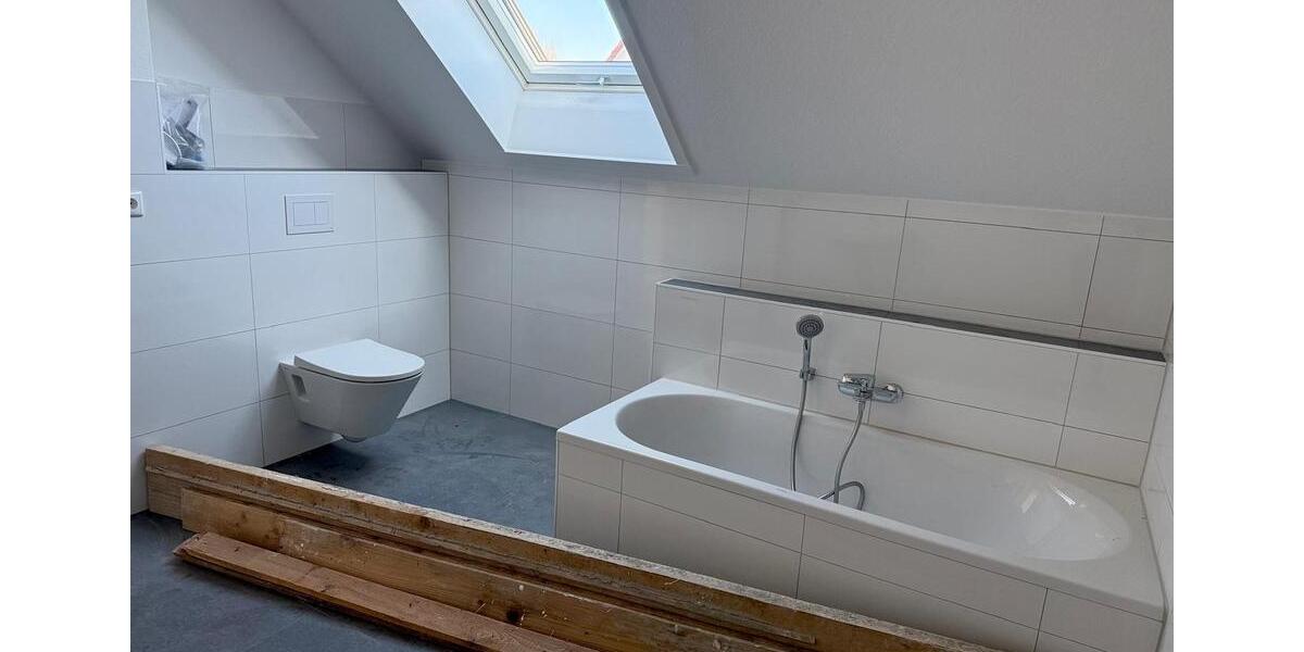 Dachgeschoßwohnung Leinburg - 3 Zimmer, 95 m&sup2;, 1.483&euro; | Angebot:24744600