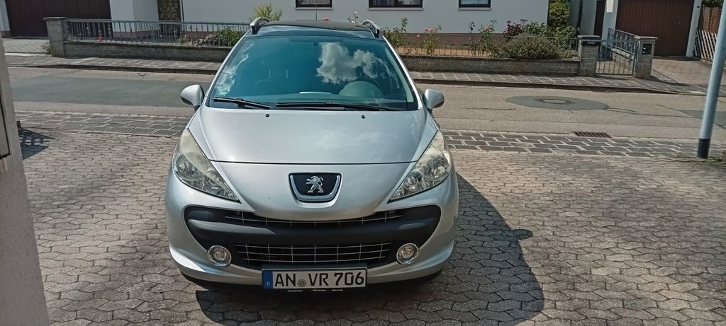 Peugeot 207 134.000 km 2.400 &euro; Heilsbronn 91560