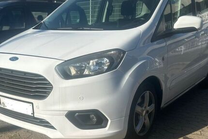 Ford Tourneo Courier 203.451 km 6.299 &euro; Nürnberg 90439