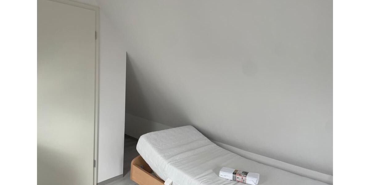 Dachgeschoßwohnung Buckenhof - 1 Zimmer, 20 m&sup2;, 620&euro; | Angebot:25906793