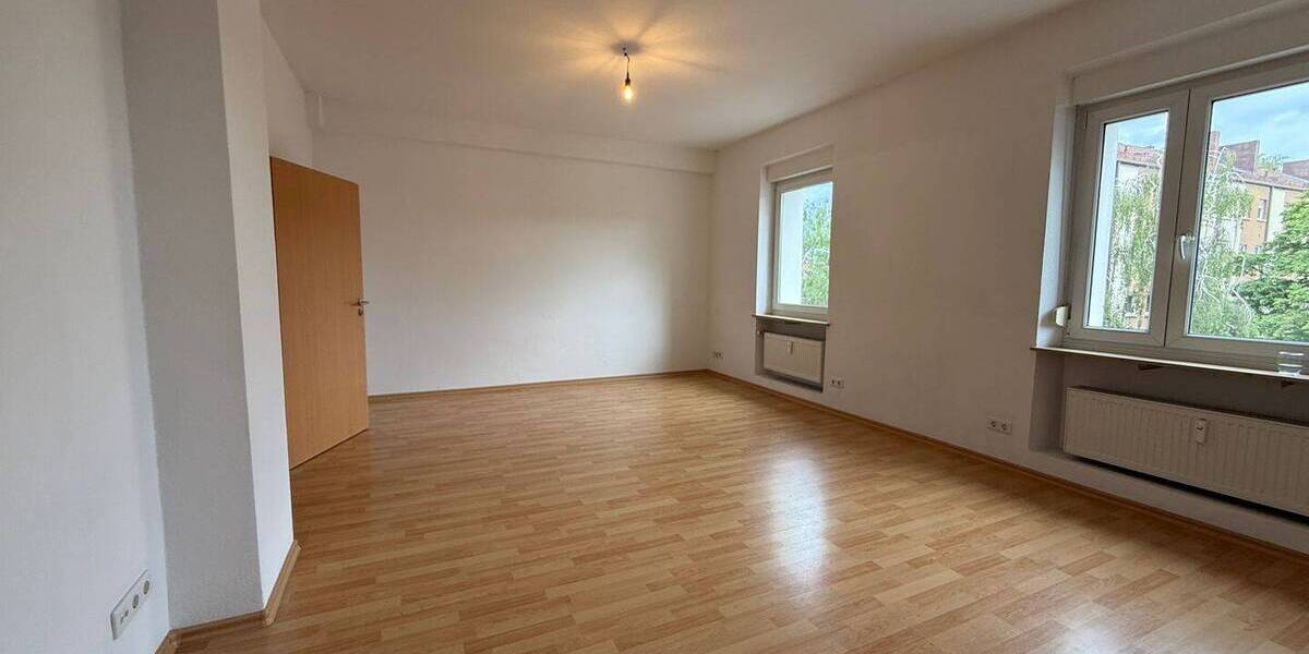Etagenwohnung Nürnberg Schweinau - 4 Zimmer, 103 m&sup2;, 900&euro; | Angebot:26820803
