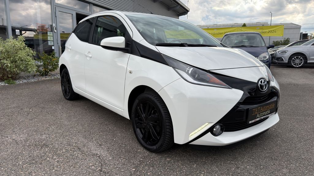 Toyota Aygo (X) 51.560 km 10.990 &euro; Fürth 90763