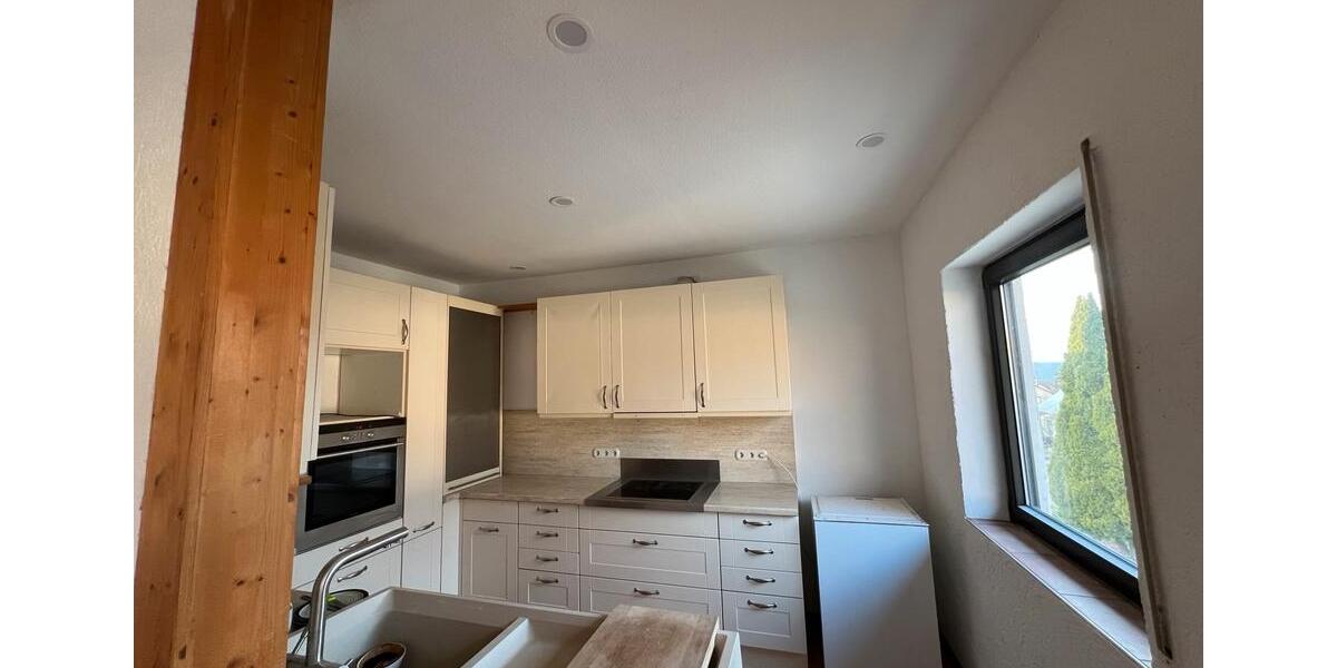 Einfamilienhaus Wiesenthau - 6 Zimmer, 180 m&sup2;, 1.600&euro; | Angebot:25859620