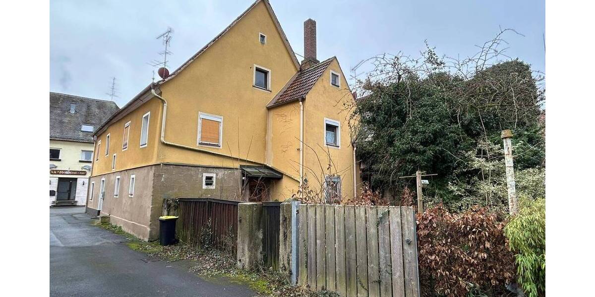 Mehrfamilienhaus, Wohnhaus Erlangen / Frauenaurach Frauenaurach - 8 Zimmer, 236 m&sup2;, 287.000&euro; | Angebot:25701559
