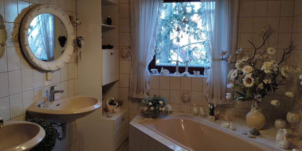 Einfamilienhaus Cadolzburg - 7 Zimmer, 163 m&sup2;, 599.000&euro; | Angebot:25679958