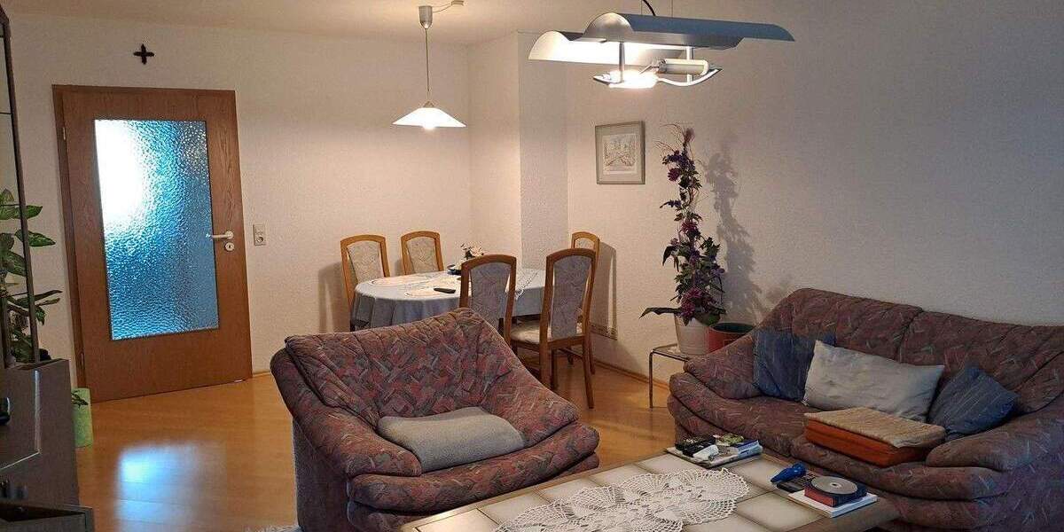 Etagenwohnung Adelsdorf - 4 Zimmer, 90 m&sup2;, 1.040&euro; | Angebot:25741981