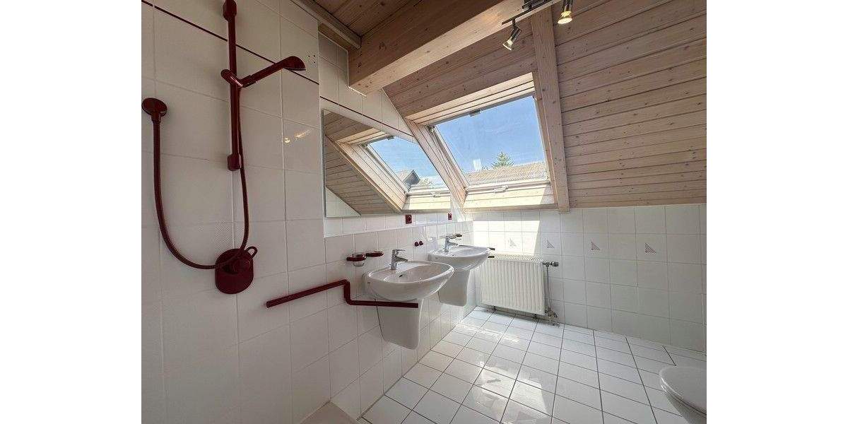 Einfamilienhaus Lauf - 7 Zimmer, 220 m&sup2;, 895.000&euro; | Angebot:25699392