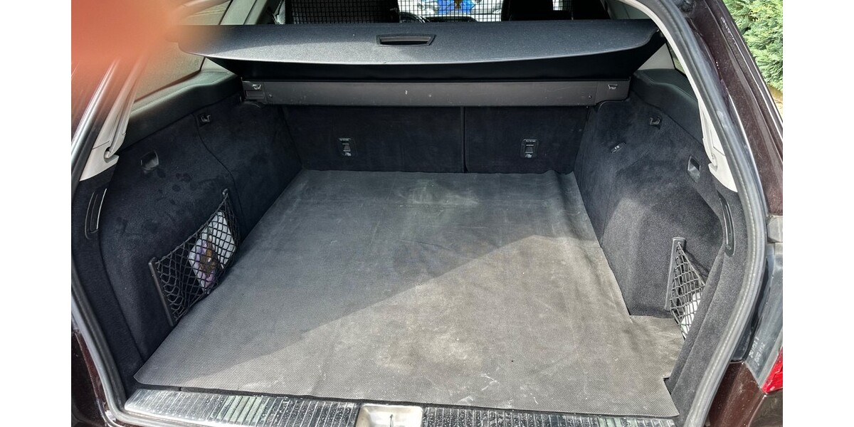 Mercedes-Benz E 300 255.000 km 8.500 &euro; Nürnberg 90403