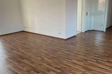 Wohnung Roth - 3 Zimmer, 95 m&sup2;, 950&euro; | Angebot:25550095