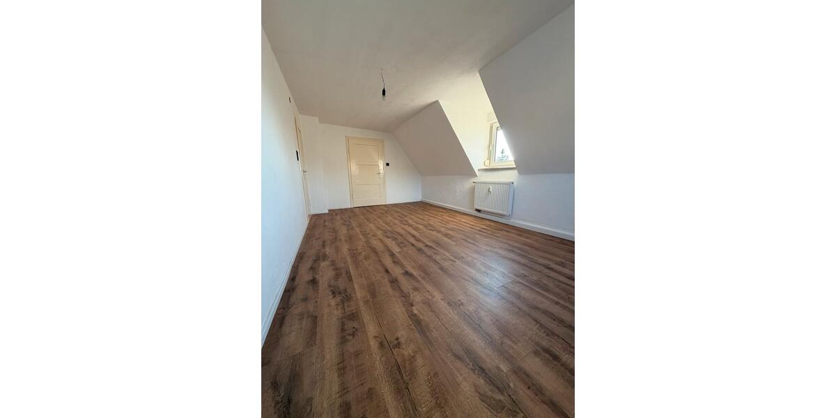 Dachgeschoßwohnung Windsbach - 2 Zimmer, 61 m&sup2;, 850&euro; | Angebot:25947998