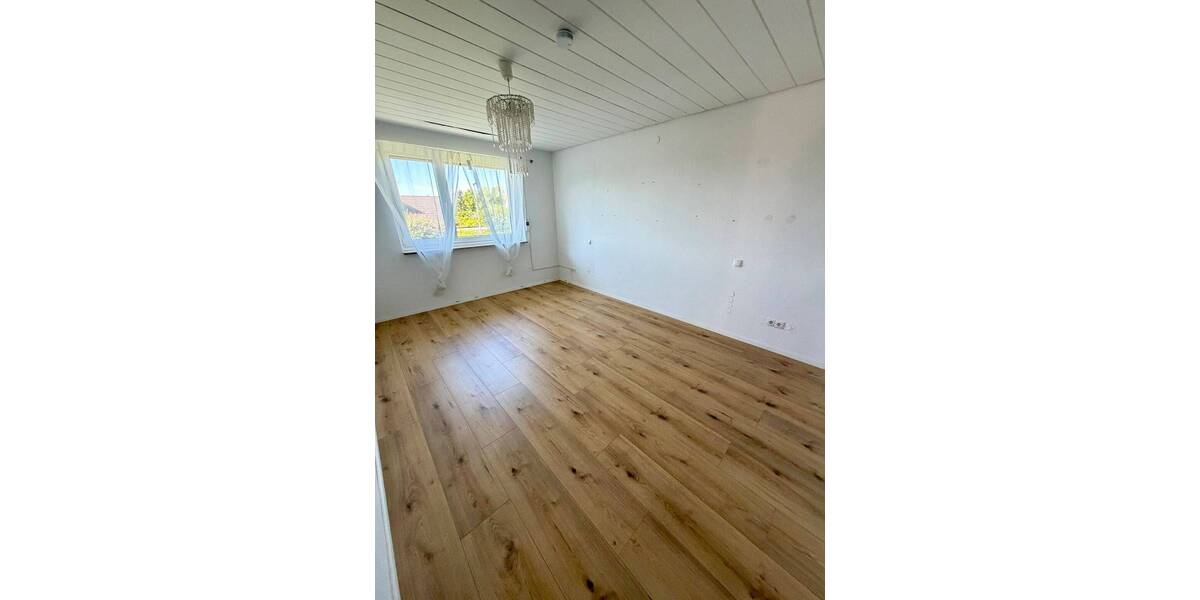 Einfamilienhaus Veitsbronn - 4 Zimmer, 124 m&sup2;, 1.450&euro; | Angebot:26673006