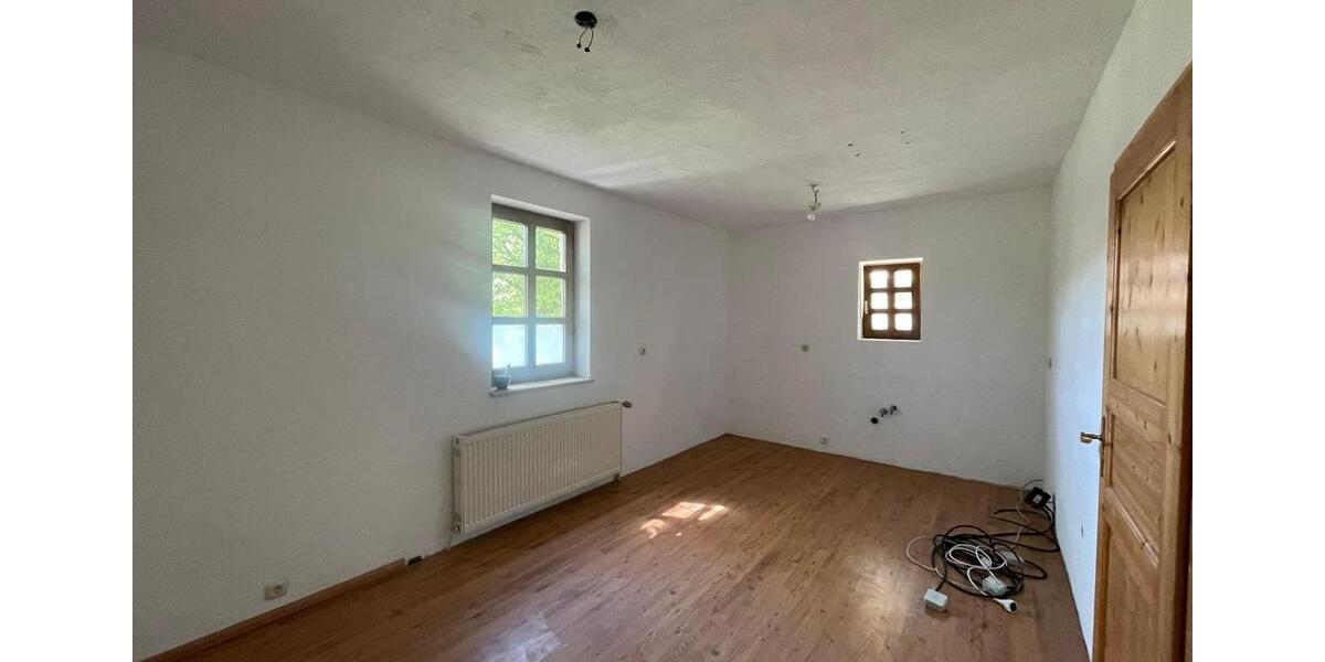 Etagenwohnung Fürth Atzenhof - 5 Zimmer, 145 m&sup2;, 1.380&euro; | Angebot:27596821