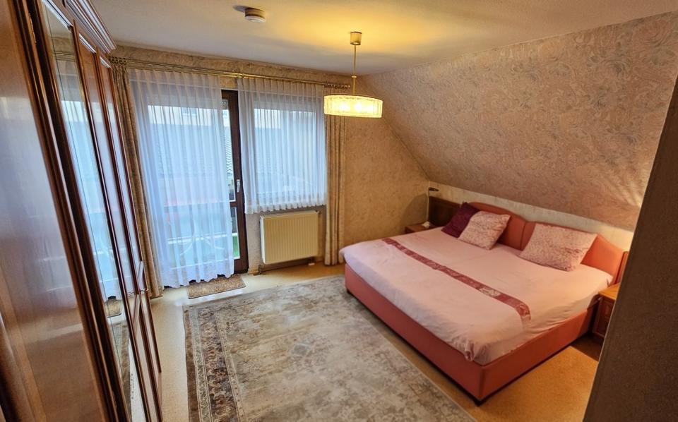 Dachgeschoßwohnung Nürnberg Eibach - 4 Zimmer, 105 m&sup2;, 399.000&euro; | Angebot:24869445