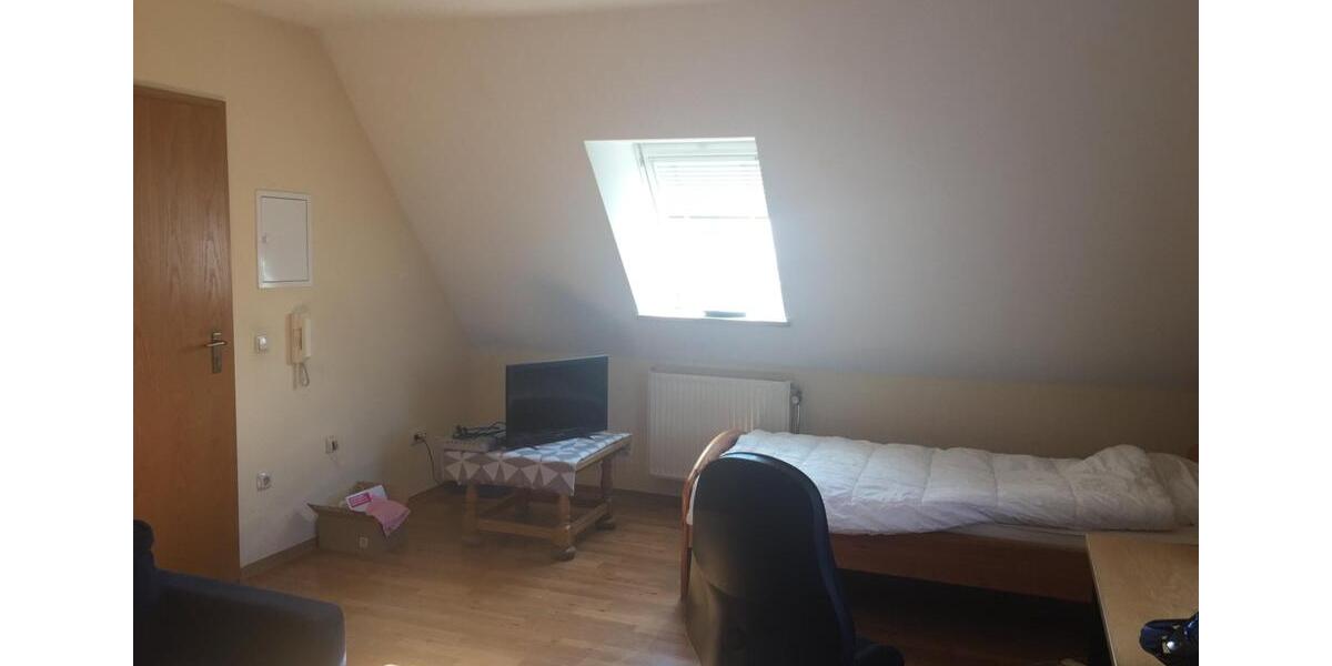 Dachgeschoßwohnung Erlangen Alterlangen - 1 Zimmer, 22 m&sup2;, 460&euro; | Angebot:25886311