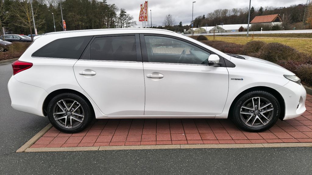 Toyota Auris Touring Sports 107.896 km 12.500 &euro; Nürnberg 90482
