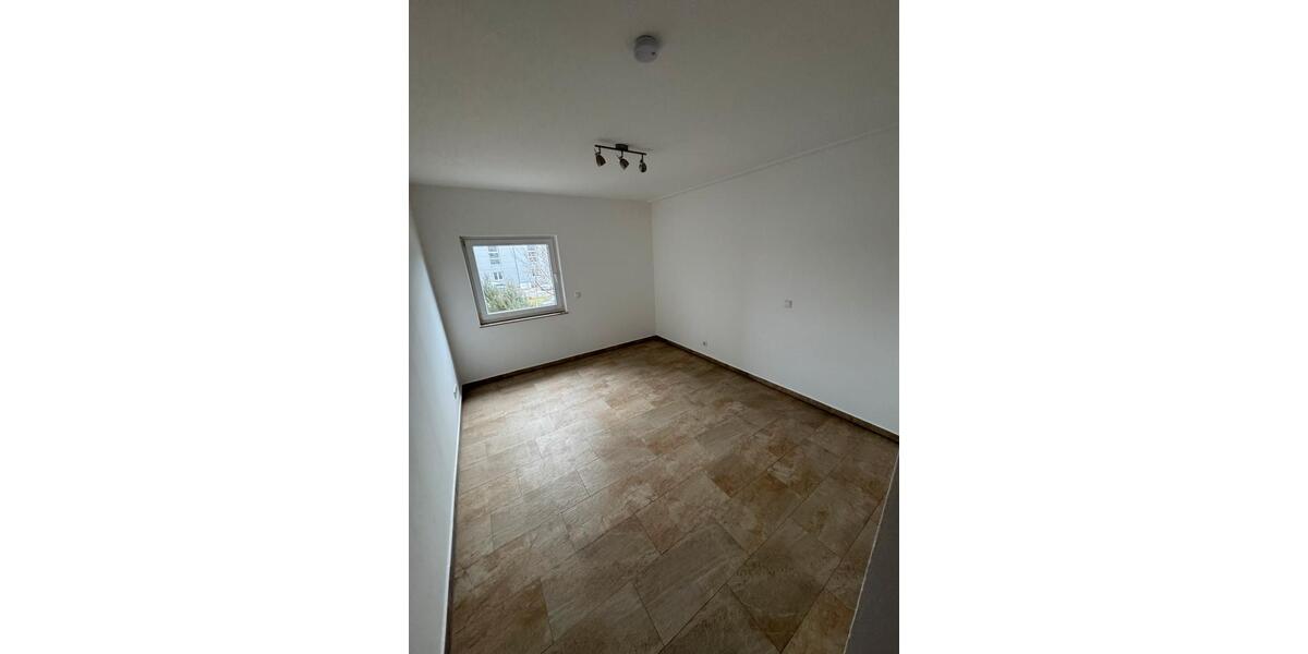 Etagenwohnung Roßtal - 3 Zimmer, 70 m&sup2;, 900&euro; | Angebot:25663306