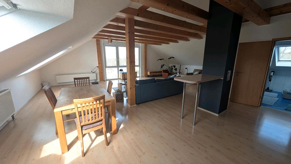 Dachgeschoßwohnung Bubenreuth - 2.5 Zimmer, 120 m&sup2;, 1.500&euro; | Angebot:26266167