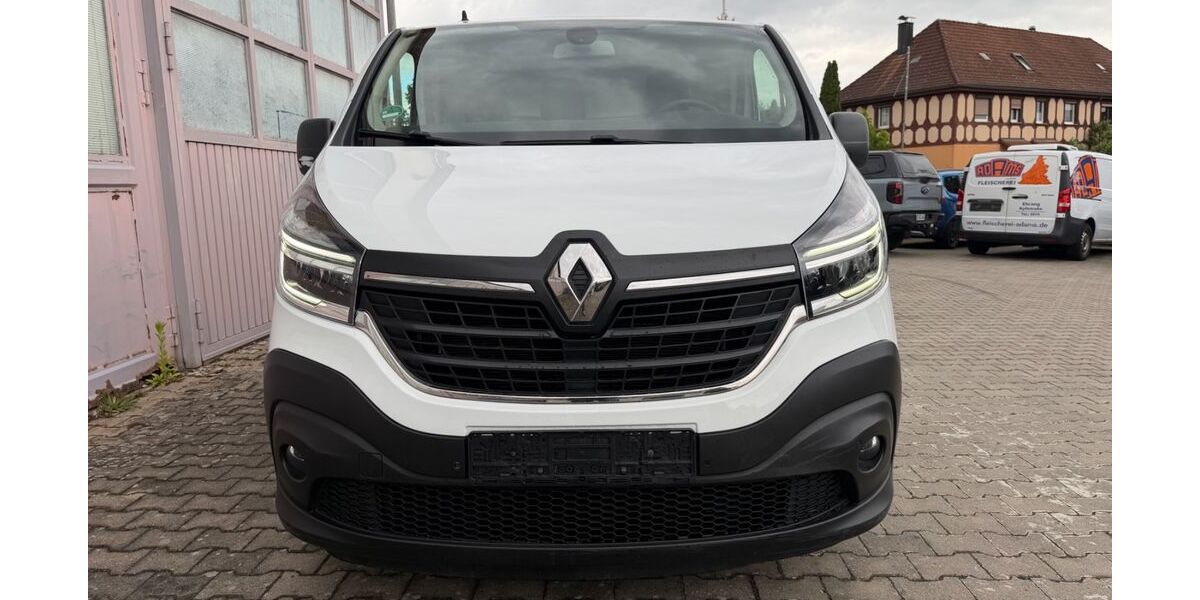 Renault Trafic 176.092 km 10.200 &euro; Roth 91154