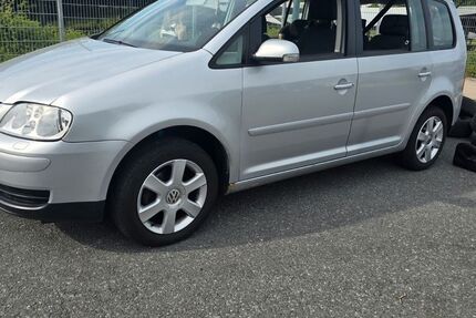 VW Touran 218.500 km 3.600 &euro; Fürth 90766