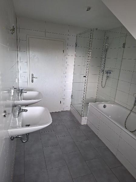 Dachgeschoßwohnung Roßtal - 3 Zimmer, 97 m&sup2;, 990&euro; | Angebot:25350323