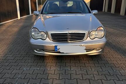 Mercedes-Benz C 200 202.000 km 2.700 &euro; Fürth 90765