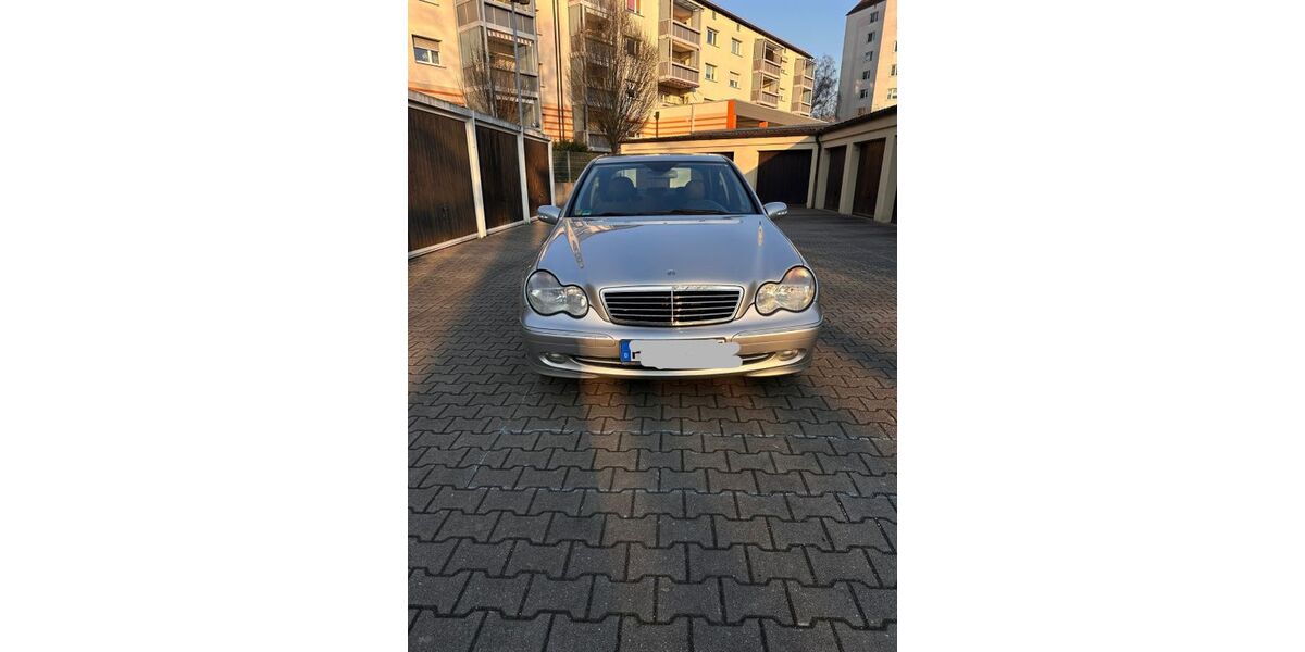 Mercedes-Benz C 200 202.000 km 2.700 &euro; Fürth 90765