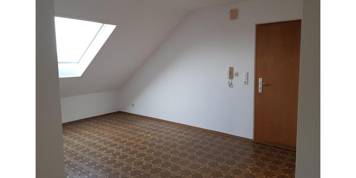 Dachgeschoßwohnung Herzogenaurach - 4 Zimmer, 98 m&sup2;, 885&euro; | Angebot:25310523