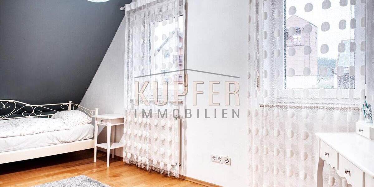 Mehrfamilienhaus, Wohnhaus Gerhardshofen Altenbuch - 9 Zimmer, 231 m&sup2;, 740.000&euro; | Angebot:25727823