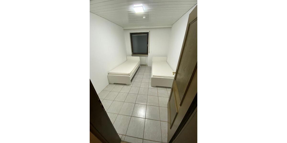 Erdgeschoßwohnung Nürnberg Altenfurt - 5 Zimmer, 140 m&sup2;, 2.000&euro; | Angebot:26648183