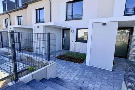 Haus Stein Unterweihersbuch - 5 Zimmer, 145 m&sup2;, 2.350&euro; | Angebot:27116567
