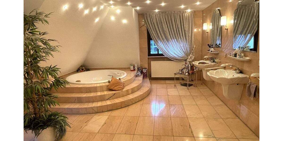 Mehrfamilienhaus, Wohnhaus Nürnberg Zerzabelshof - 6 Zimmer, 239 m&sup2;, 995.000&euro; | Angebot:25666245