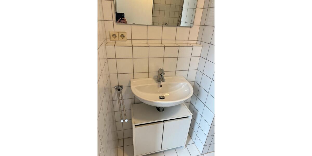 Dachgeschoßwohnung Erlangen Am Anger - 1 Zimmer, 18 m&sup2;, 465&euro; | Angebot:26546235