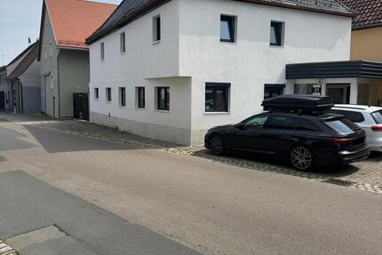 Haus Markt Erlbach - 6 Zimmer, 200 m&sup2;, 1.400&euro; | Angebot:27614487