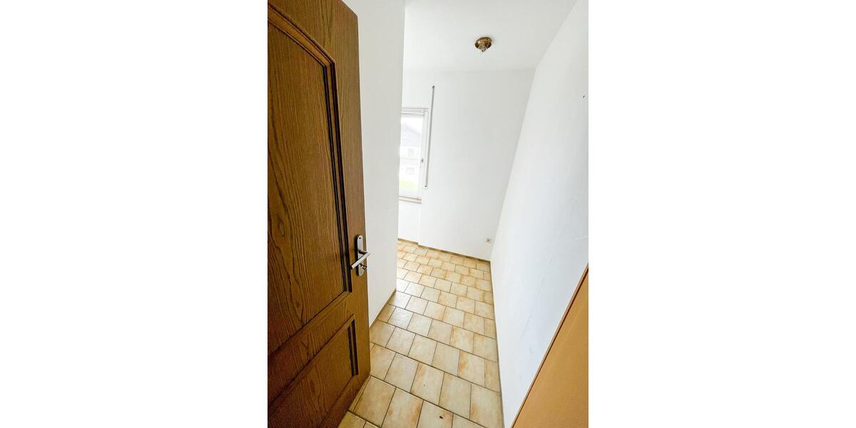 Etagenwohnung Pyrbaum - 5 Zimmer, 123 m&sup2;, 990&euro; | Angebot:25859935