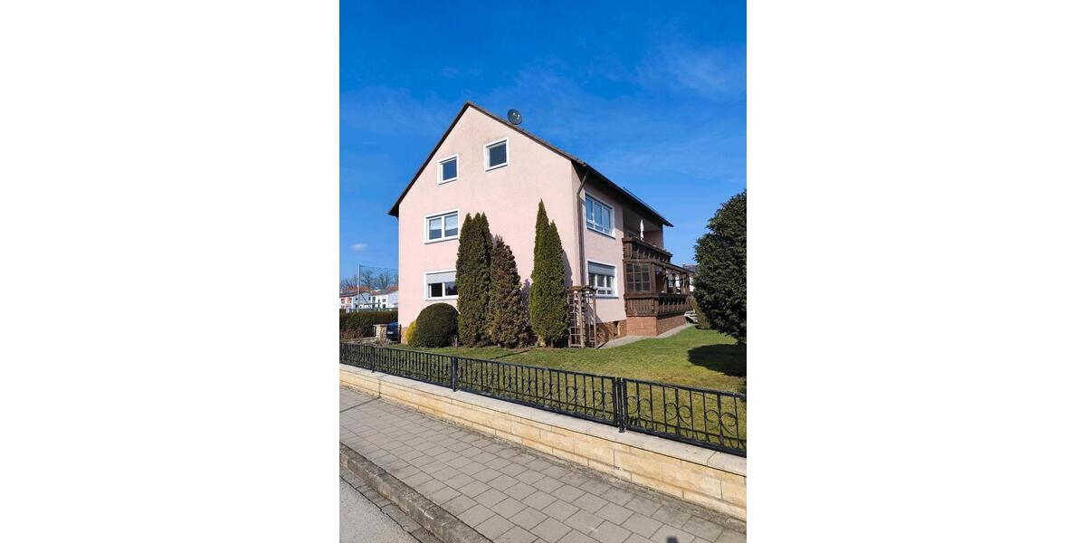 Erdgeschoßwohnung Neuendettelsau - 4 Zimmer, 103 m&sup2;, 1.100&euro; | Angebot:25862181