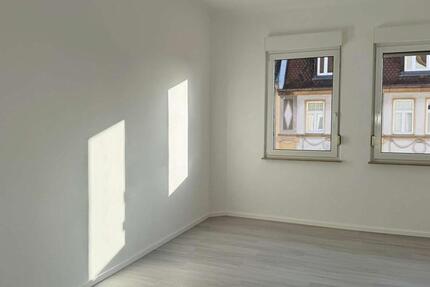 Wohnung Fürth Südstadt - 3 Zimmer, 81 m&sup2;, 880&euro; | Angebot:25789136