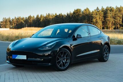 Tesla Model 3 90.000 km 28.500 &euro; Burgthann 90559