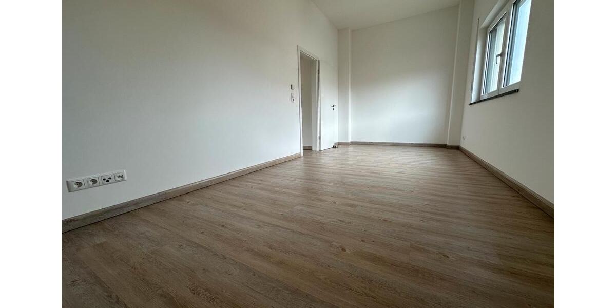 Dachgeschoßwohnung Schwabach - 3 Zimmer, 80 m&sup2;, 1.250&euro; | Angebot:25813971