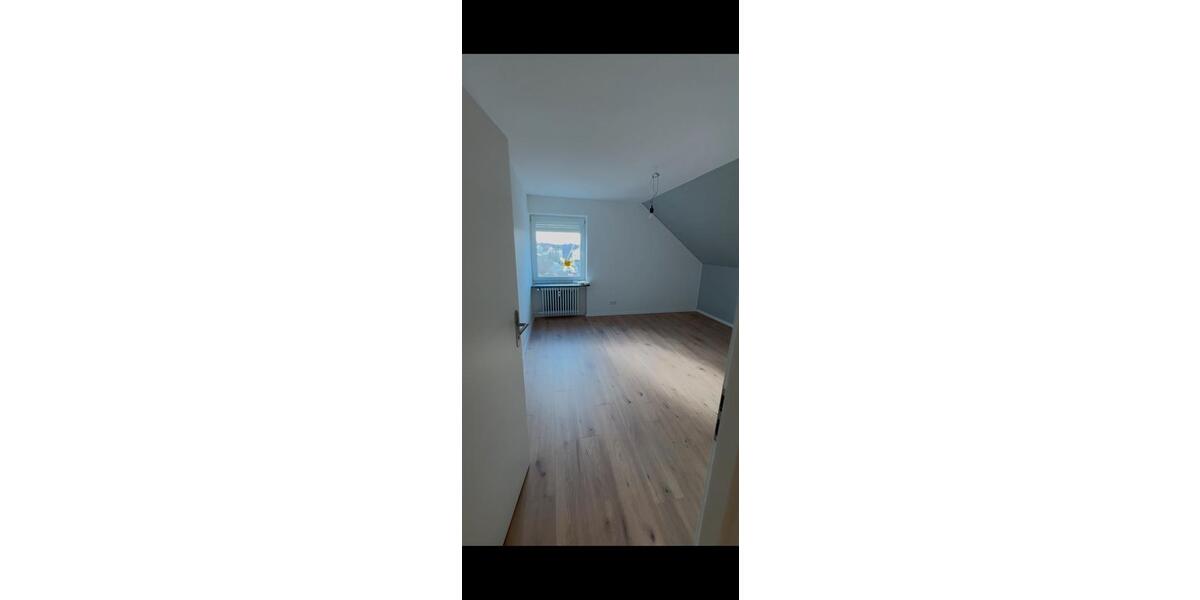 Dachgeschoßwohnung Nürnberg Altenfurt - 3 Zimmer, 75 m&sup2;, 1.200&euro; | Angebot:25962935