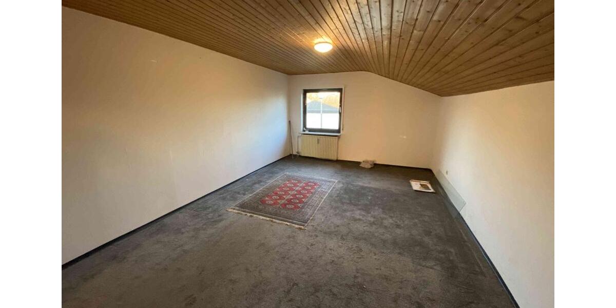 Dachgeschoßwohnung Aurachtal - 3 Zimmer, 105 m&sup2;, 900&euro; | Angebot:25403433