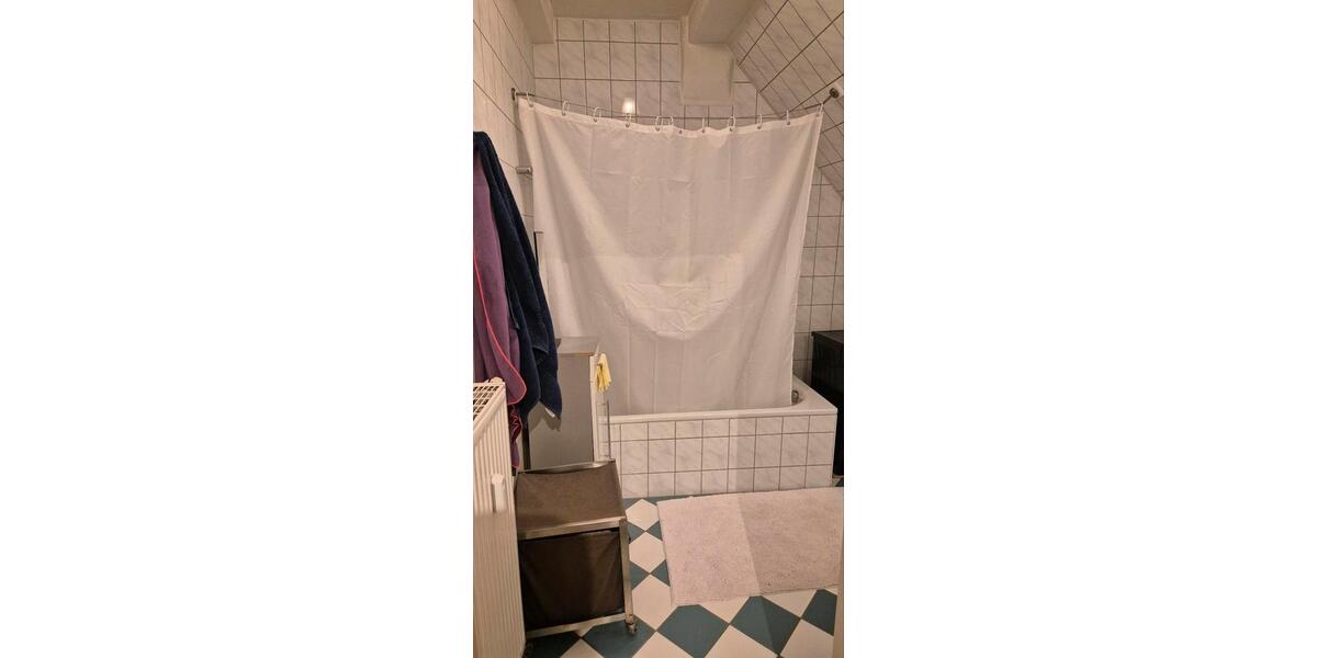 Dachgeschoßwohnung Erlangen Am Anger - 2.5 Zimmer, 30 m&sup2;, 480&euro; | Angebot:27576769