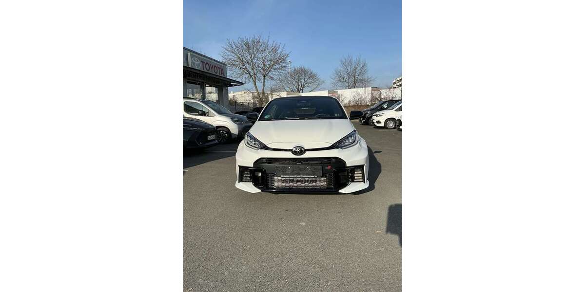 Toyota Yaris 4.700 km 47.900 &euro; Nürnberg 90408