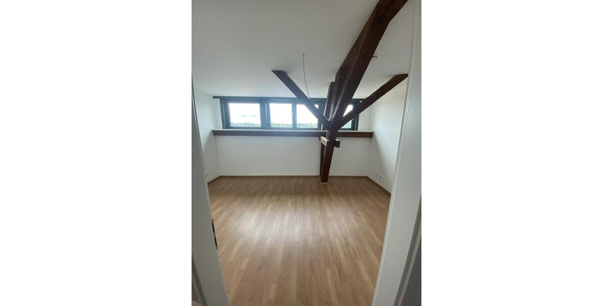 Etagenwohnung Neustadt an der Aisch - 3 Zimmer, 97 m&sup2;, 1.090&euro; | Angebot:26444601