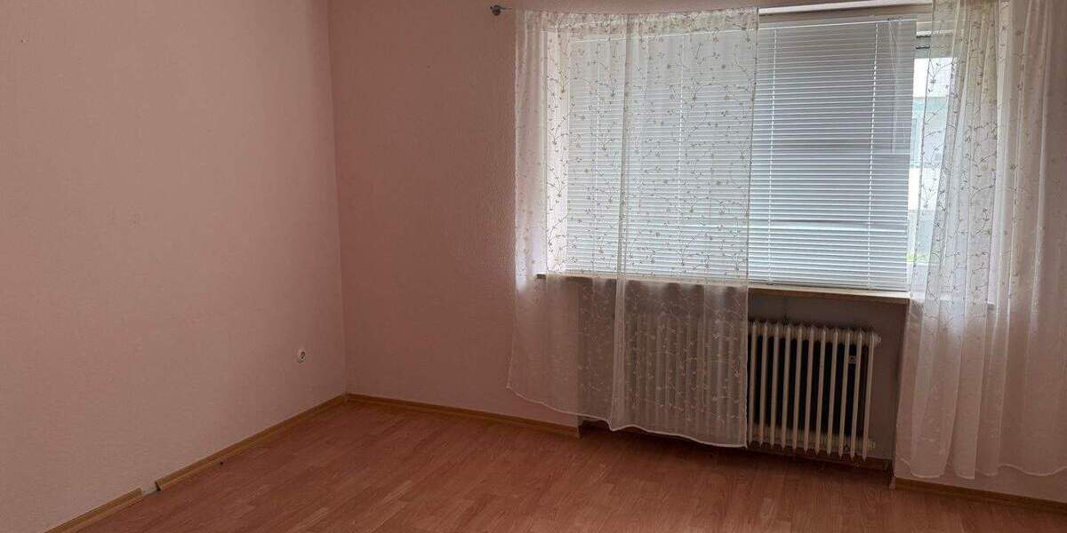 Einfamilienhaus Roßtal-1 Roßtal - 7 Zimmer, 133 m&sup2;, 390.000&euro; | Angebot:25703799