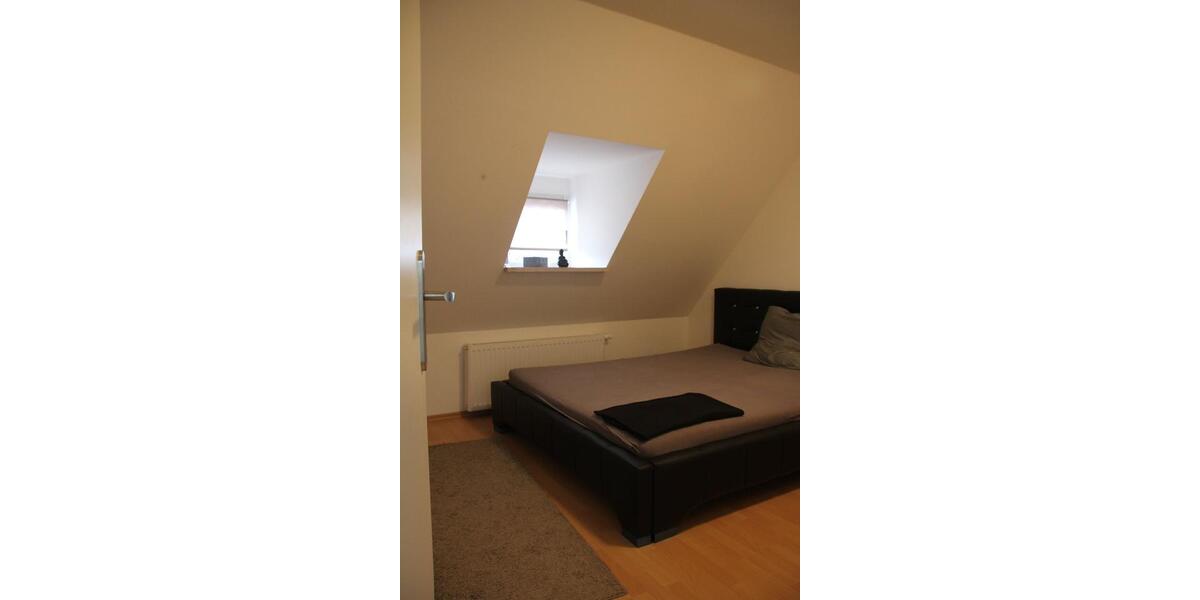 Dachgeschoßwohnung Erlangen Am Anger - 1 Zimmer, 25 m&sup2;, 470&euro; | Angebot:27580648