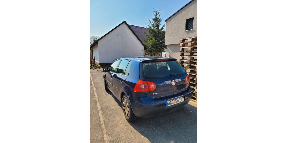 VW Golf 151.676 km 2.499 &euro; Gräfenberg 91322